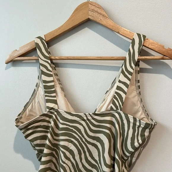 NWT Andie Swim Capri Wrap Front One Piece in Bias Stripe Olive M - Picture 11 of 11